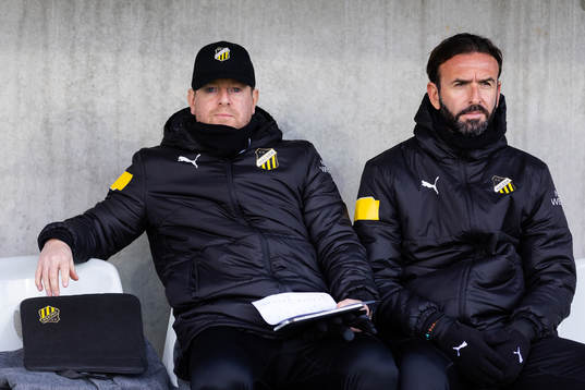Häckens assisterande tränare Jesper Ljung och fystränare Jordi Gonzalez