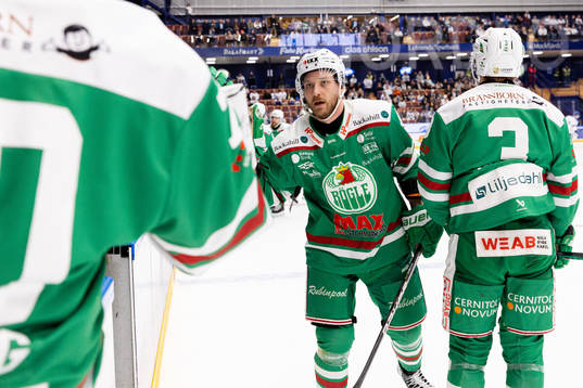 Rögles Linus Sandin jublar