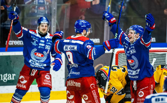 Oskarshamns Ahti Oksanen jublar