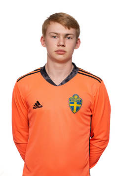 Ivar Steggo Forsse, Målvakt i P16-landslaget poserar för porträtt den 14 mars 2023 i Stockholm. 