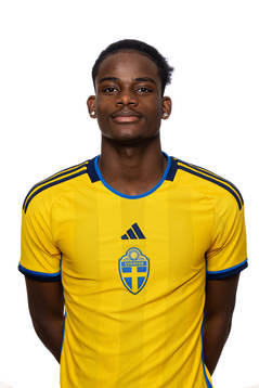 Dennis asprilla i P16-landslaget poserar för porträtt den 14 mars 2023 i Stockholm. 