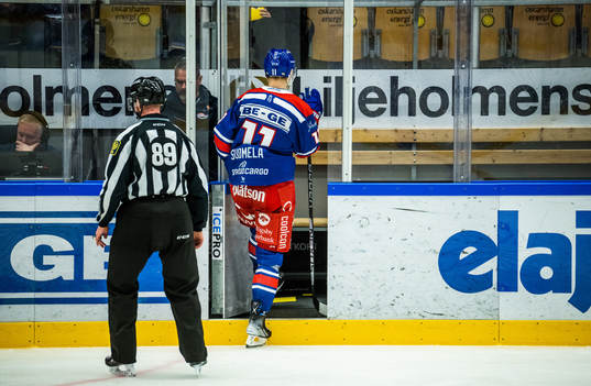 Oskarshamns Antti Suomela blir utvisad