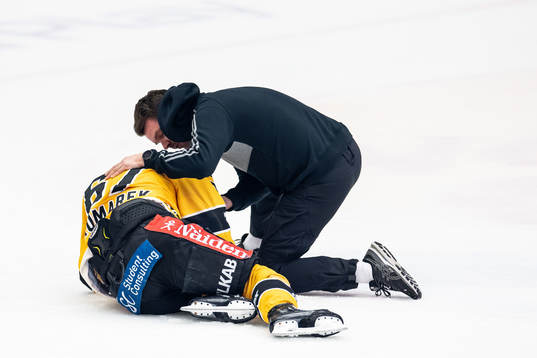 Luleås Konstantin Komarek med skada