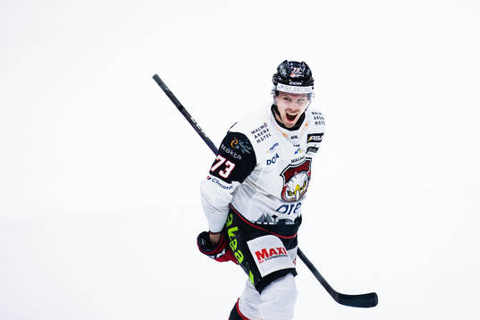 Malmö Redhakws Adam Ollas Mattsson jublar