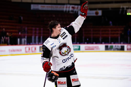 Malmö Redhakws Adam Ollas Mattsson jublar