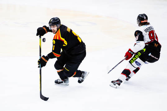 Brynäs Niklas Friman och Malmö Redhakws Lukas Wernblom