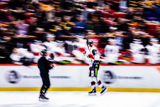 Panorering av Malmö Redhakws Adam Ollas Mattsson som