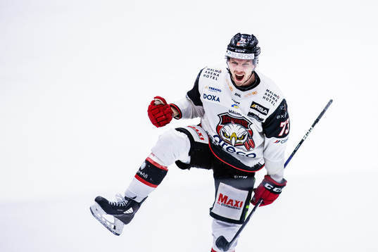 Malmö Redhakws Adam Ollas Mattsson jublar