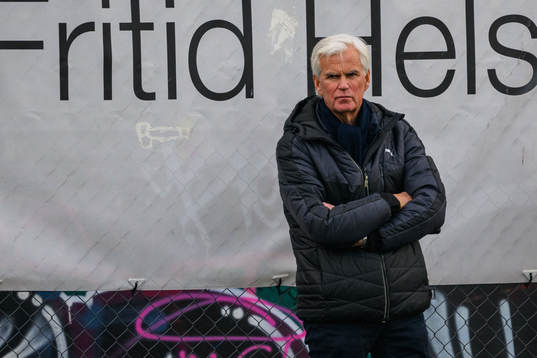 Kalmars tidigare tränare Nanne Bergstrand på sidlinjen
