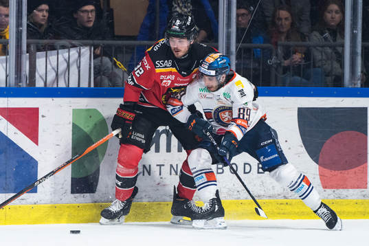 Luleås Oscar Engsund och Växjös Jayden Halbgewachs