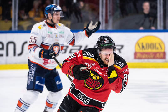 Växjös Miika Koivisto reagerar och Luleås Brendan