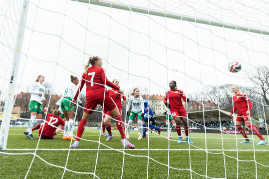Hammarbys Madelen Janogy gör 4-1 för Hammarby