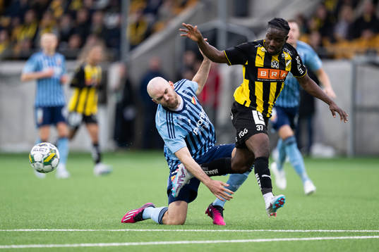 Djurgårdens Marcus Danielson och Häckens Ibrahim Sadiq
