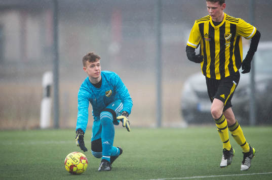  IFK Hässleholms målvakt Alve Lind i matchen i DM för pojkar U17 mellan  IFK Hässleholm och Klippans Förenade FF i Hässleholm 19 mars 2023.