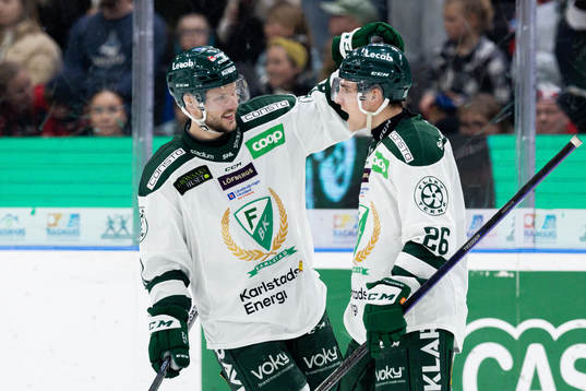 Färjestads Theodor Lennström och Joel Nyström jublar