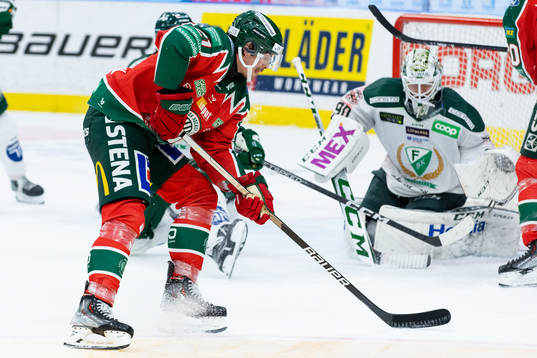 Frölundas Loui Eriksson och Färjestads målvakt Matthew