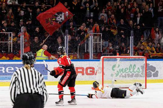 Luleås Jenna Pirttijärvi gör 3-0