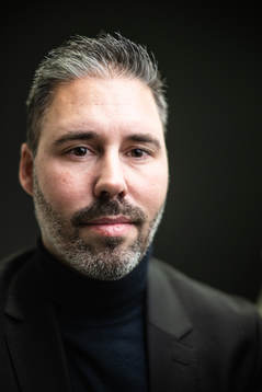 Marti Cifuentes, tränare Hammarby, poserar för ett porträtt