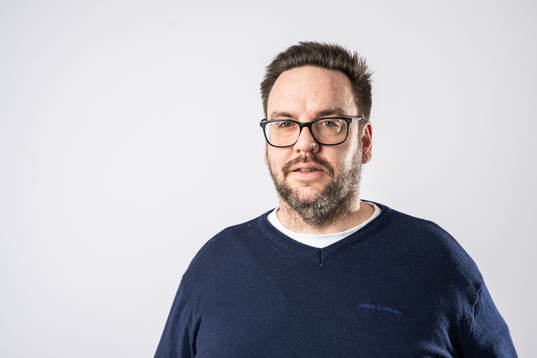 Thomas Hasselgren, akademiutvecklare SEF, poserar för ett porträtt