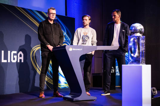 Martin Ingvarsson, elitdomarcoach Svenska Fotbollförbundet, Erik Hellgren, Styrelseledamot Järnkaminerna, och Svante Samuelsson, sportchef Föreningen Svensk Elitfotboll