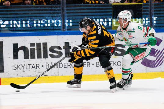 Skellefteå AIKs Pär Lindholm och Rögles Tony Sund