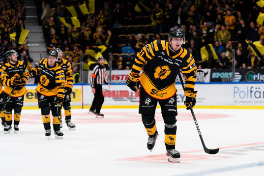 Skellefteå AIKs Max Lindholm jublar