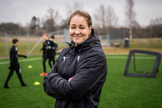 Mia Carlsson, instruktör i MFF-akademi poserar för ett porträtt