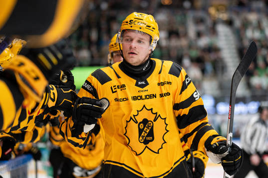 Skellefteås Måns Forsfjäll jublar