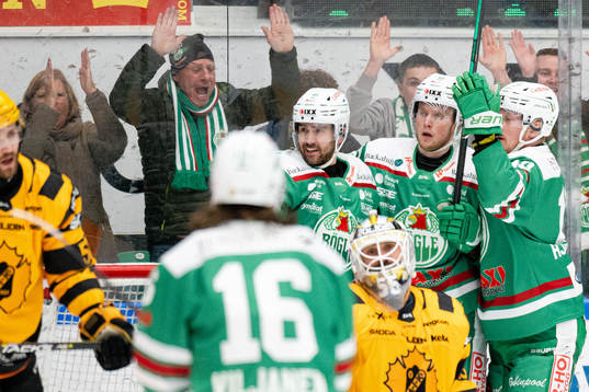 Rögles Oskar Stål-Lyrenäs jublar