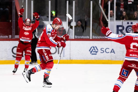 Timrås Sebastian Hartmann jublar