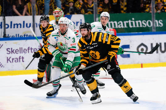 Rögles Michael Kapla och Skellefteå AIKs Melker Karlsson