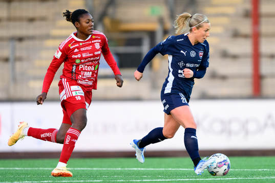 Piteås Anam Imo och FC Rosengårds Mia Persson