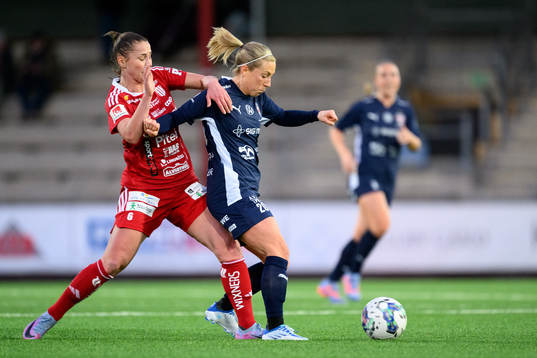Piteås Olivia Holm och FC Rosengårds Mia Persson