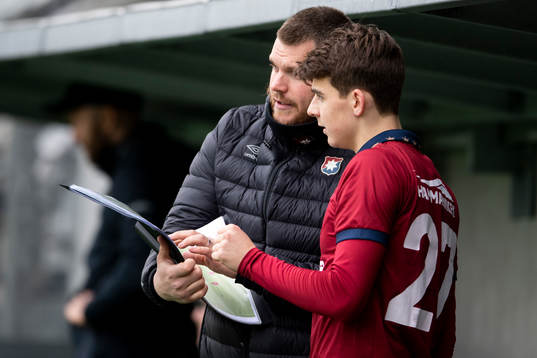 Örgrytes målvaktstränare Björn West och Jonatan Vennberg