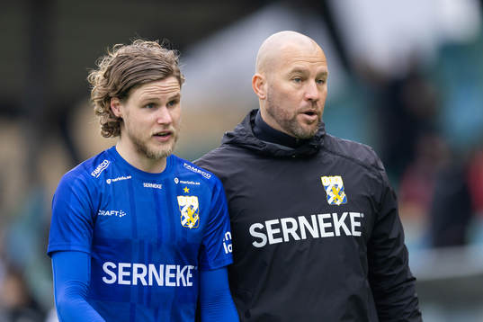 IFK Göteborgs Gustaf Norlin och målvaktstränare Lee Baxter