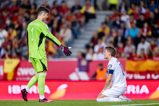 Goalkeeper Kepa Arrizabalaga of Spain and Martin Ødegaard of Norway