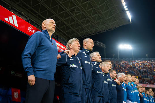  Kent Bergersen, assistant coach, Brede Hangeland, player manager, Frode Grodås, goalkeeper coach, Are Hokstad, team manager, Pål Fjelde, tactical statistician, Bjørn Vidar Stenersen, fitness coach, and Ola Sand, doctor.