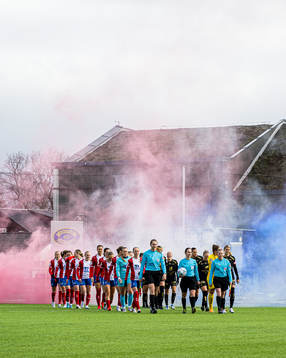 Julie Aune Jorde, Sandra Rød Ask, Emilie Raaum Closs of Lyn, Henrikke Holm Nervik, referee, and Aurora Mikalsen of Brann ahead of the Toppserien football match between Lyn and Brann on March 25, 2023 in Oslo.