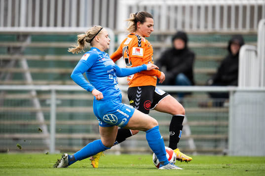 Kristianstads Emma Petrovic och Kalmars Fanny Nilsson