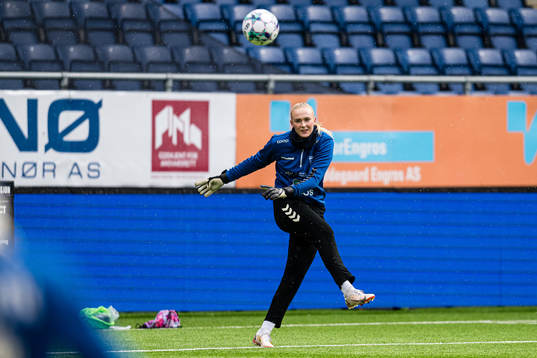 Selma Panengstuen of Kolbotn warms up ahead of the 1. division football match between AaFK Fortuna and Kolbotn on March 26, 2023 in Ålesund.