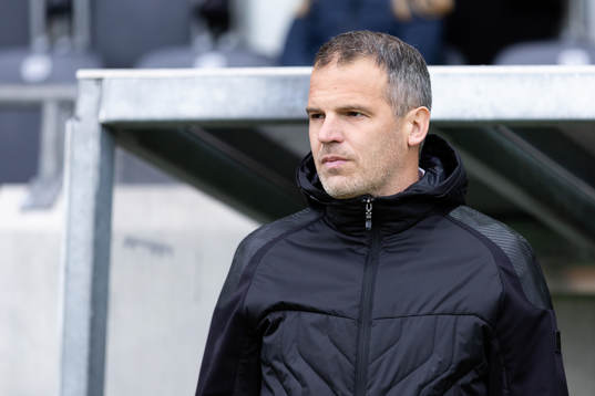 Häckens tränare Robert Vilahamn innan fotbollsmatchen i Damallsvenskan mellan Häcken och Djurgården den 26 mars 2023 i Göteborg. 