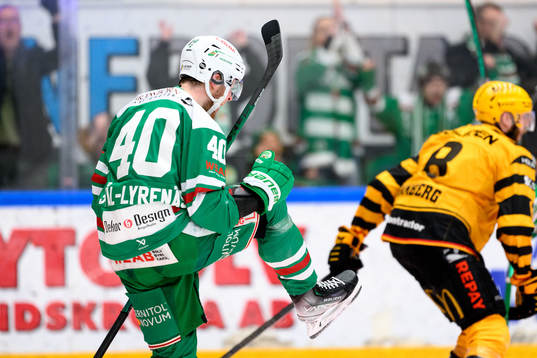 Rögles Oskar Stål-Lyrenäs jublar