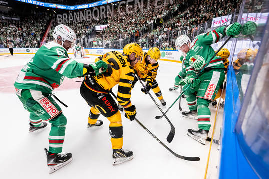 Rögles Ludvig Larsson och Oskar Stål-Lyrenäs mot
