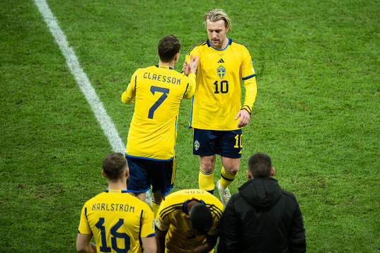 Emil Forsberg of Sweden is substituted off by Viktor