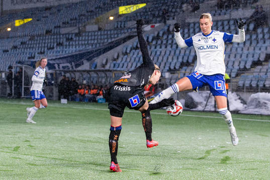 Växjös Amanda Altheden och IFK Norrköpings Diljá Ýr Zomers