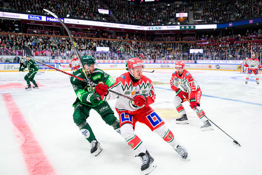 Färjestads Theodor Lennström och Frölundas Max Friberg
