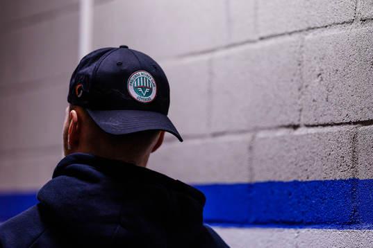 Frölundas Andreas Borgman värmer upp före semifinal ett