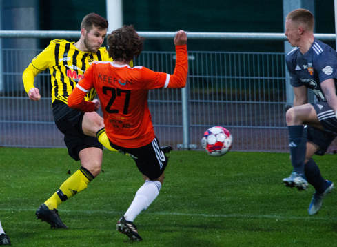 IFK Hässleholms Marcus Thuvesson nära göra 0-1 i matchen i div. 2 mellan Kristianstads FC och IFK Hässleholm i Kristianstad 31 mars 2023.