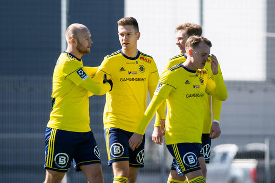 Ängelholms Christian Ljungberg och Niklas Svensson jublar