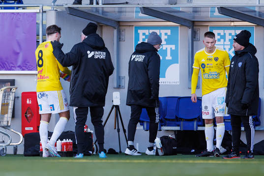 Falkenbergs Tobias Karlsson tvingas byta